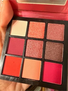 HUDA BEAUTY Ruby Obsessions Eyeshadow Palette